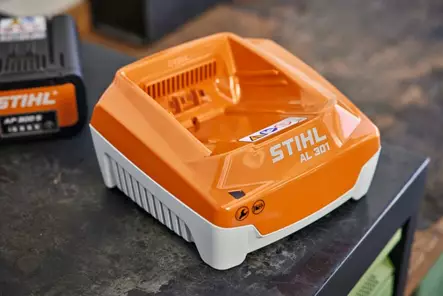 STIHL AL 301 PIKALATAUSLAITE - Pro akkukoneet - 886661614271 - 2